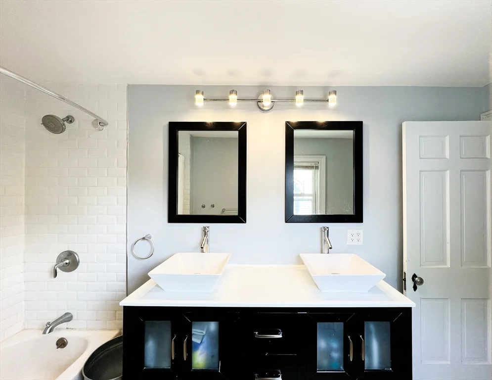 4 bed, 2 bath apartment for rent at 31 Grassmere Rd Unit -, Chestnut Hill — photo 12 of 24