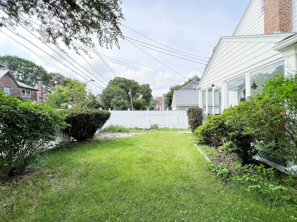 4 bed, 2 bath apartment for rent at 31 Grassmere Rd Unit -, Chestnut Hill — photo 23 of 24