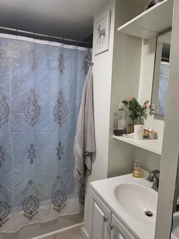 2 bed, 1 bath apartment for rent at 31 Groveland Unit 2, Lynn — photo 10 of 11