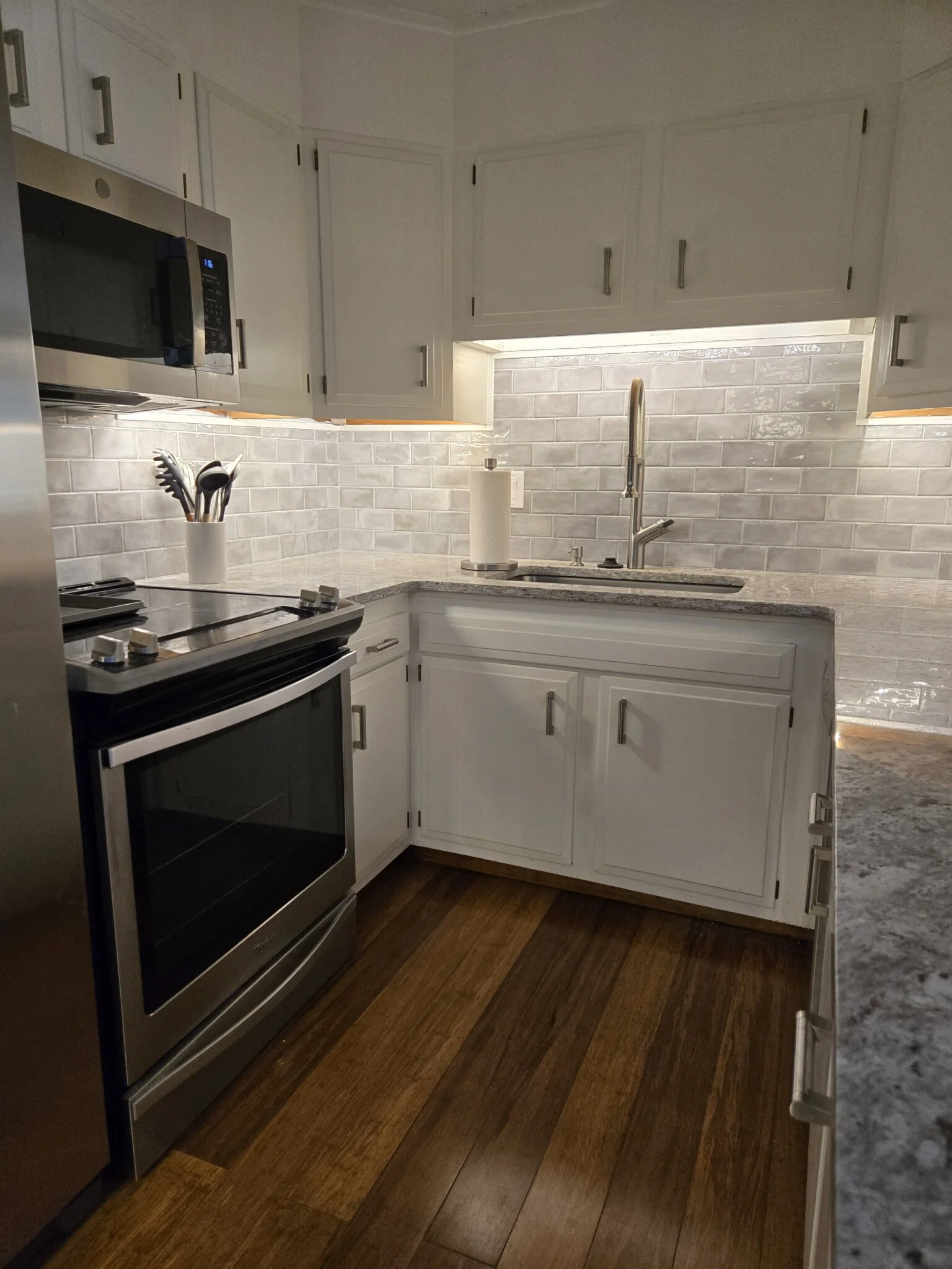 2 bed, 1 bath apartment for rent at 31 Hamlin Ln Unit B24, Needham — photo 3 of 26
