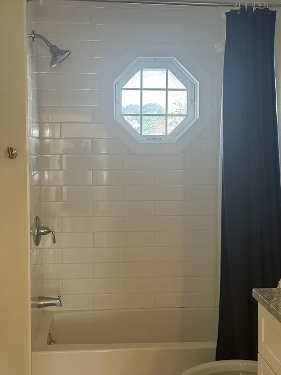 4 bed, 2 bath apartment for rent at 31 Hampton Cir Unit 1, Hull — photo 14 of 18