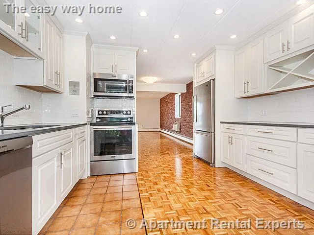 1 bed, 1 bath apartment for rent at 31 Harris St Unit 702, Other — photo 1 of 25