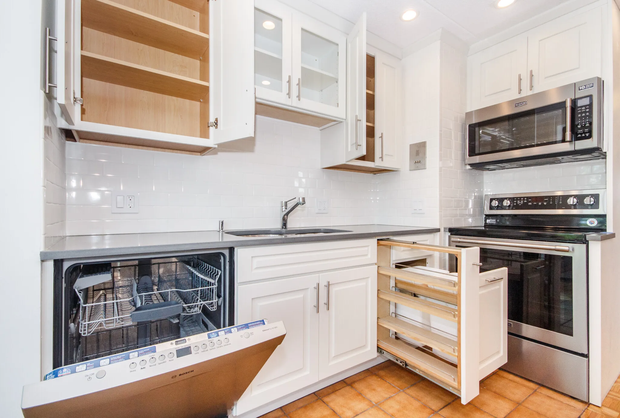 1 bed, 1.5 bath apartment for rent at 31 Harris St Unit 702A, Coolidge Corner — photo 2 of 15
