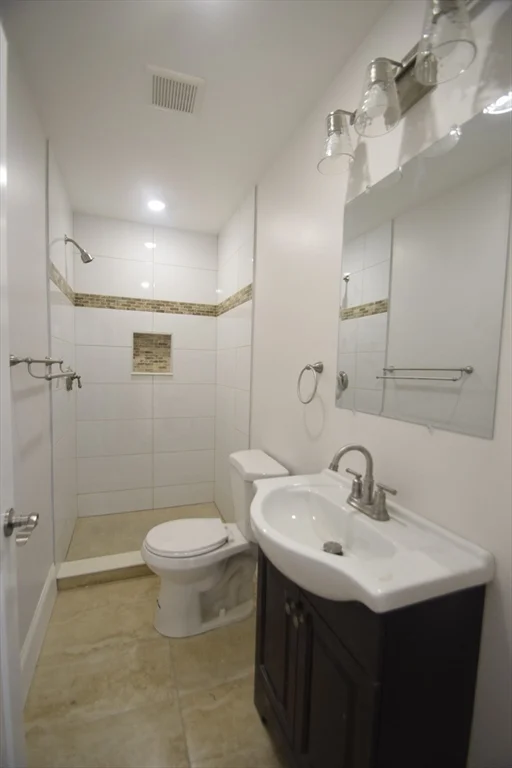 4 bed, 2 bath apartment for rent at 31 Harvard St Unit 2, Coolidge Corner — photo 10 of 16