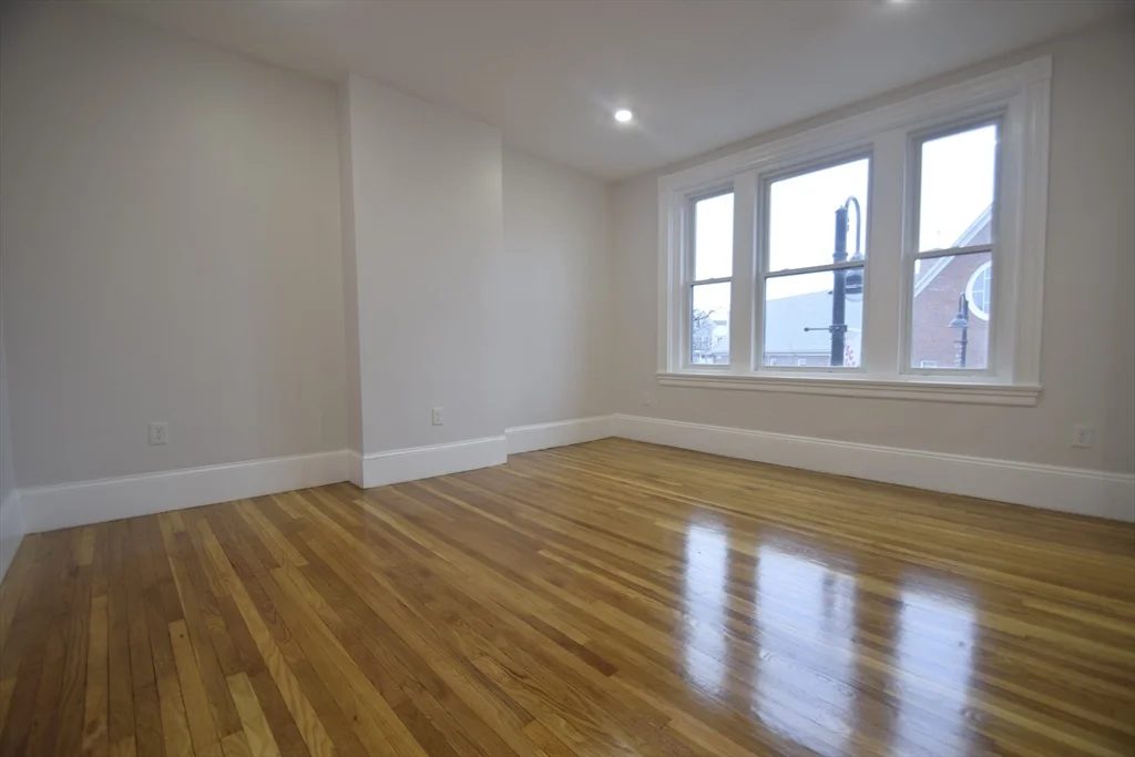 4 bed, 2 bath apartment for rent at 31 Harvard St Unit 2, Coolidge Corner — photo 5 of 16