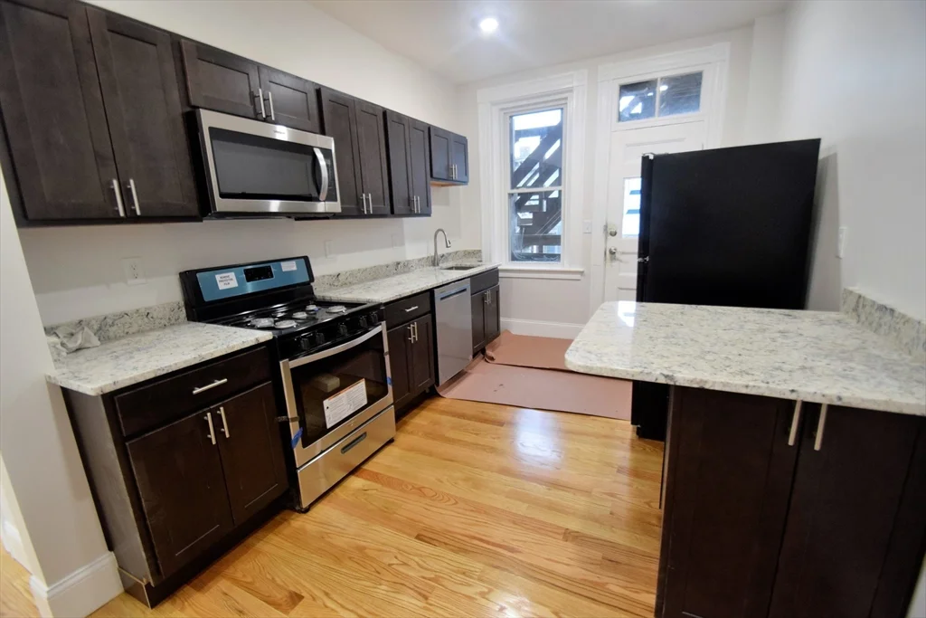 4 bed, 2 bath apartment for rent at 31 Harvard St Unit 2, Coolidge Corner — photo 2 of 16