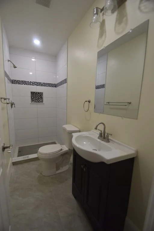4 bed, 2 bath apartment for rent at 31 Harvard St Unit 3, Brookline — photo 6 of 14