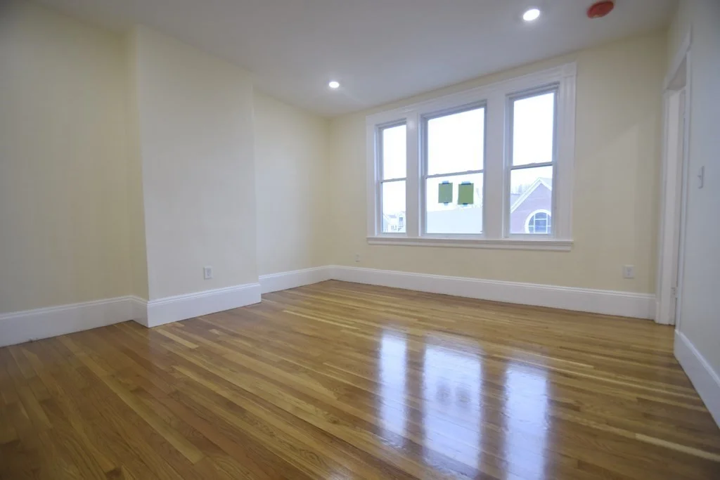 4 bed, 2 bath apartment for rent at 31 Harvard St Unit 3, Brookline — photo 5 of 14