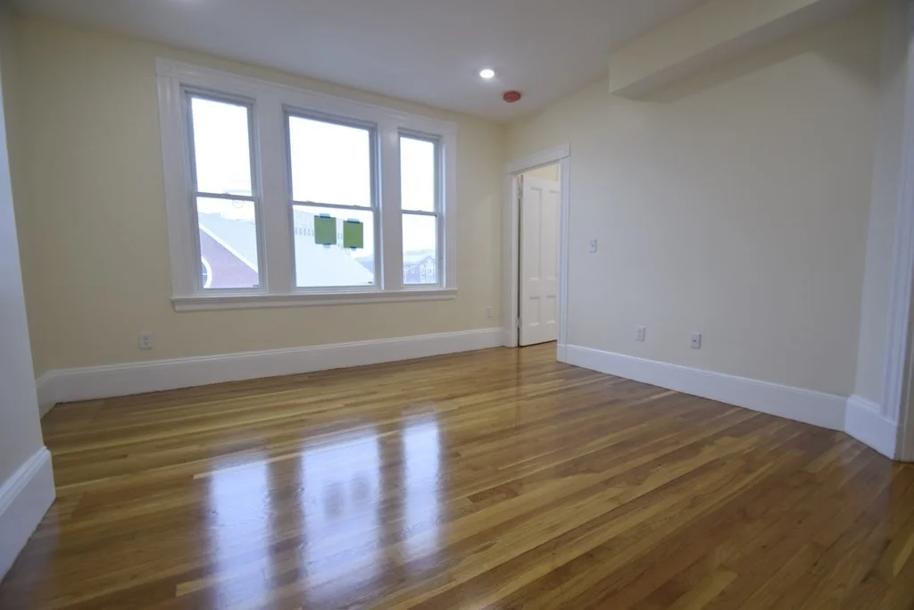 4 bed, 2 bath apartment for rent at 31 Harvard St Unit 3, Brookline — photo 4 of 14