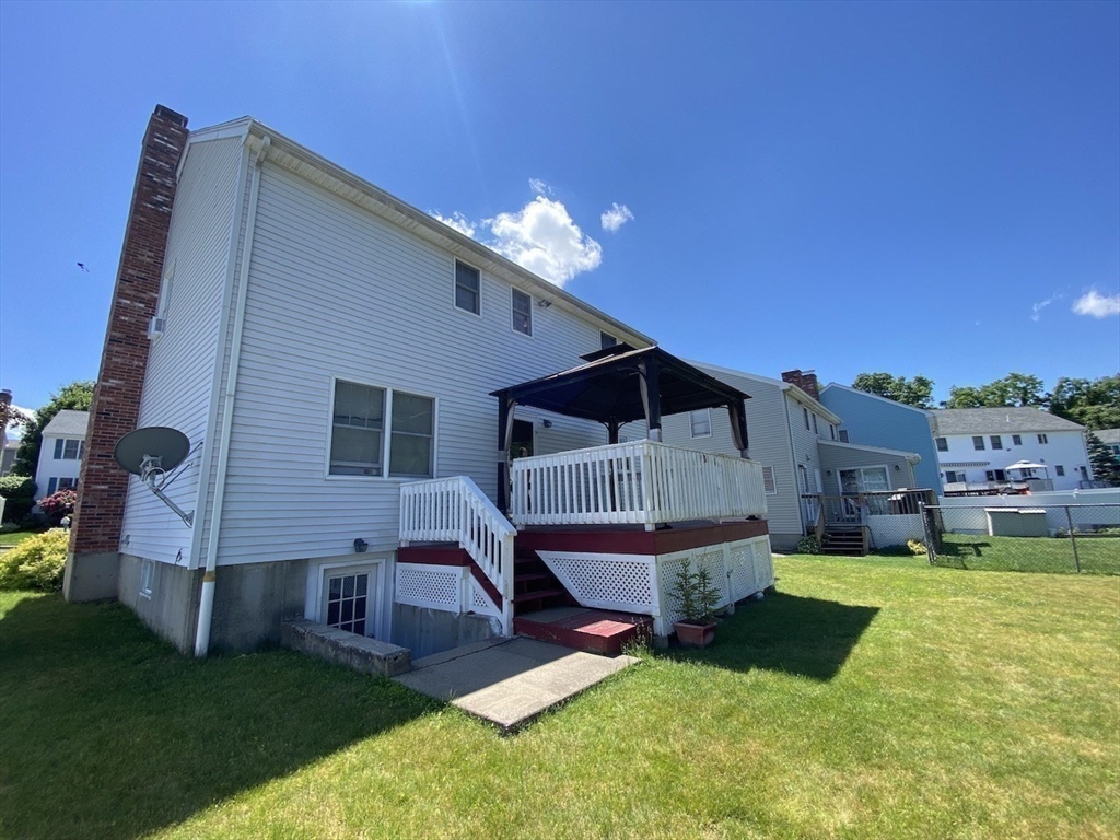 3 bed, 2 bath apartment for rent at 31 Helen St Unit SF, Waltham — photo 5 of 38