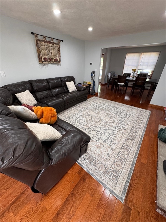 3 bed, 2 bath apartment for rent at 31 Helen St Unit SF, Waltham — photo 1 of 38
