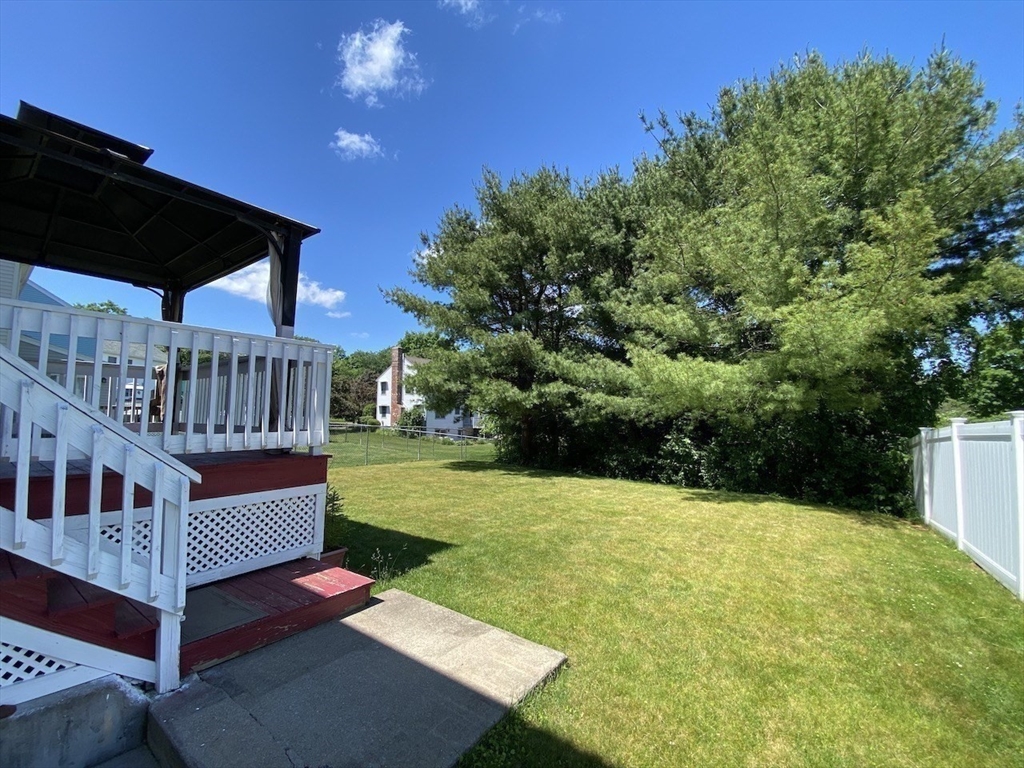 3 bed, 2 bath apartment for rent at 31 Helen St Unit SF, Waltham — photo 6 of 38