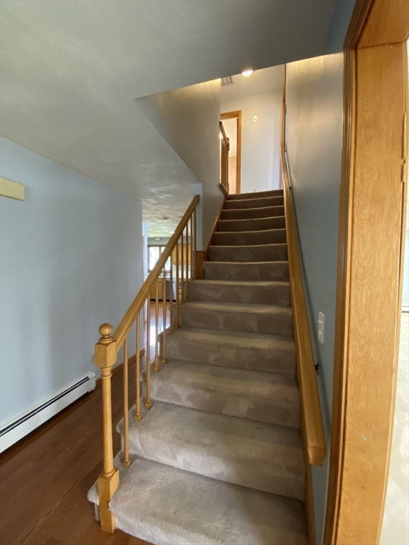 3 bed, 2 bath apartment for rent at 31 Helen St Unit SF, Waltham — photo 4 of 38