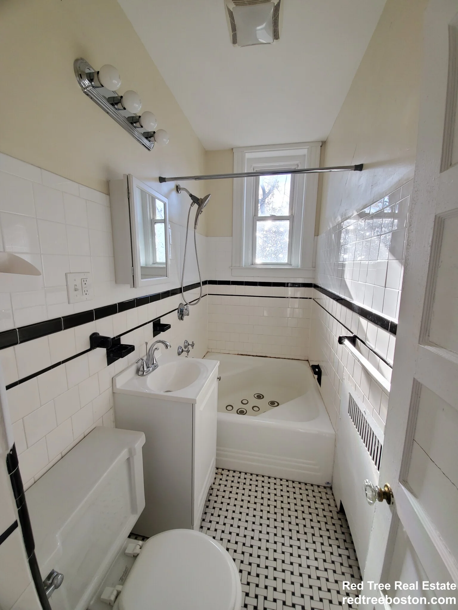1 bed, 1 bath apartment for rent at 31 Herrick Rd Unit 3, Newton Center — photo 10 of 10