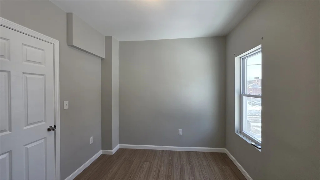 2 bed, 1 bath apartment for rent at 31 Hicks St Unit 1, New Bedford — photo 16 of 27
