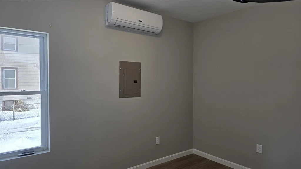 2 bed, 1 bath apartment for rent at 31 Hicks St Unit 1, New Bedford — photo 9 of 27