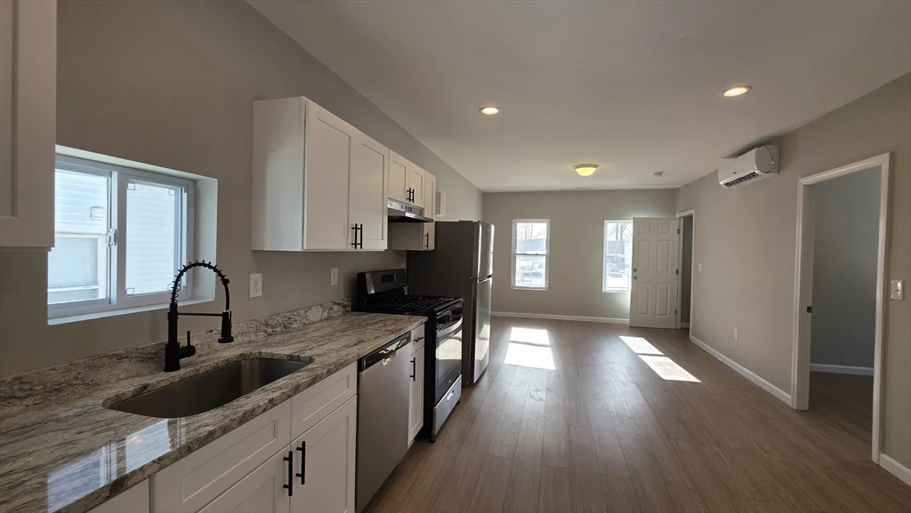 2 bed, 1 bath apartment for rent at 31 Hicks St Unit 1, New Bedford — photo 7 of 27