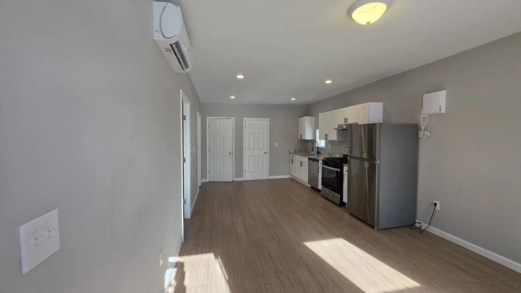 2 bed, 1 bath apartment for rent at 31 Hicks St Unit 1, New Bedford — photo 2 of 27