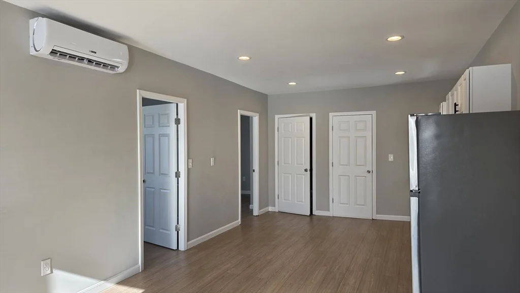 2 bed, 1 bath apartment for rent at 31 Hicks St Unit 1, New Bedford — photo 3 of 27