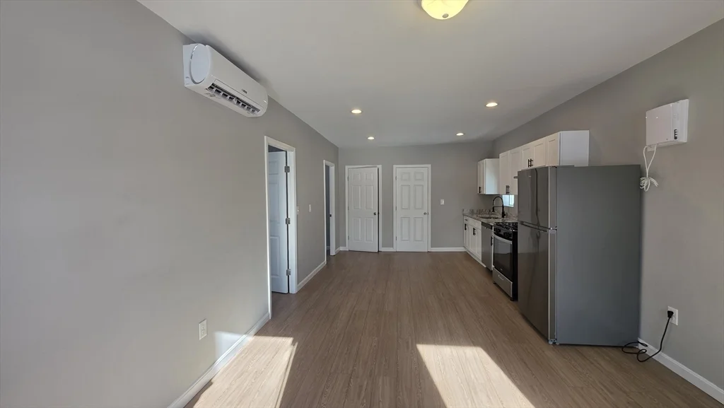 2 bed, 1 bath apartment for rent at 31 Hicks St Unit 1, New Bedford — photo 5 of 27