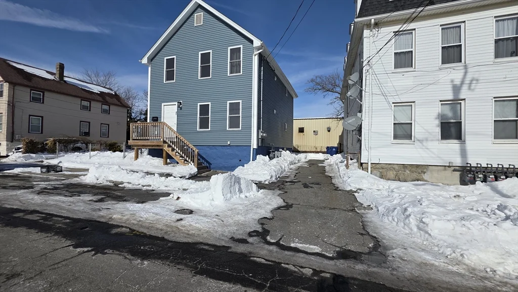 2 bed, 1 bath apartment for rent at 31 Hicks St Unit 1, New Bedford — photo 27 of 27