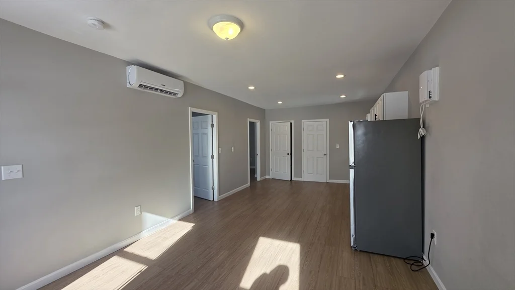 2 bed, 1 bath apartment for rent at 31 Hicks St Unit 1, New Bedford — photo 4 of 27