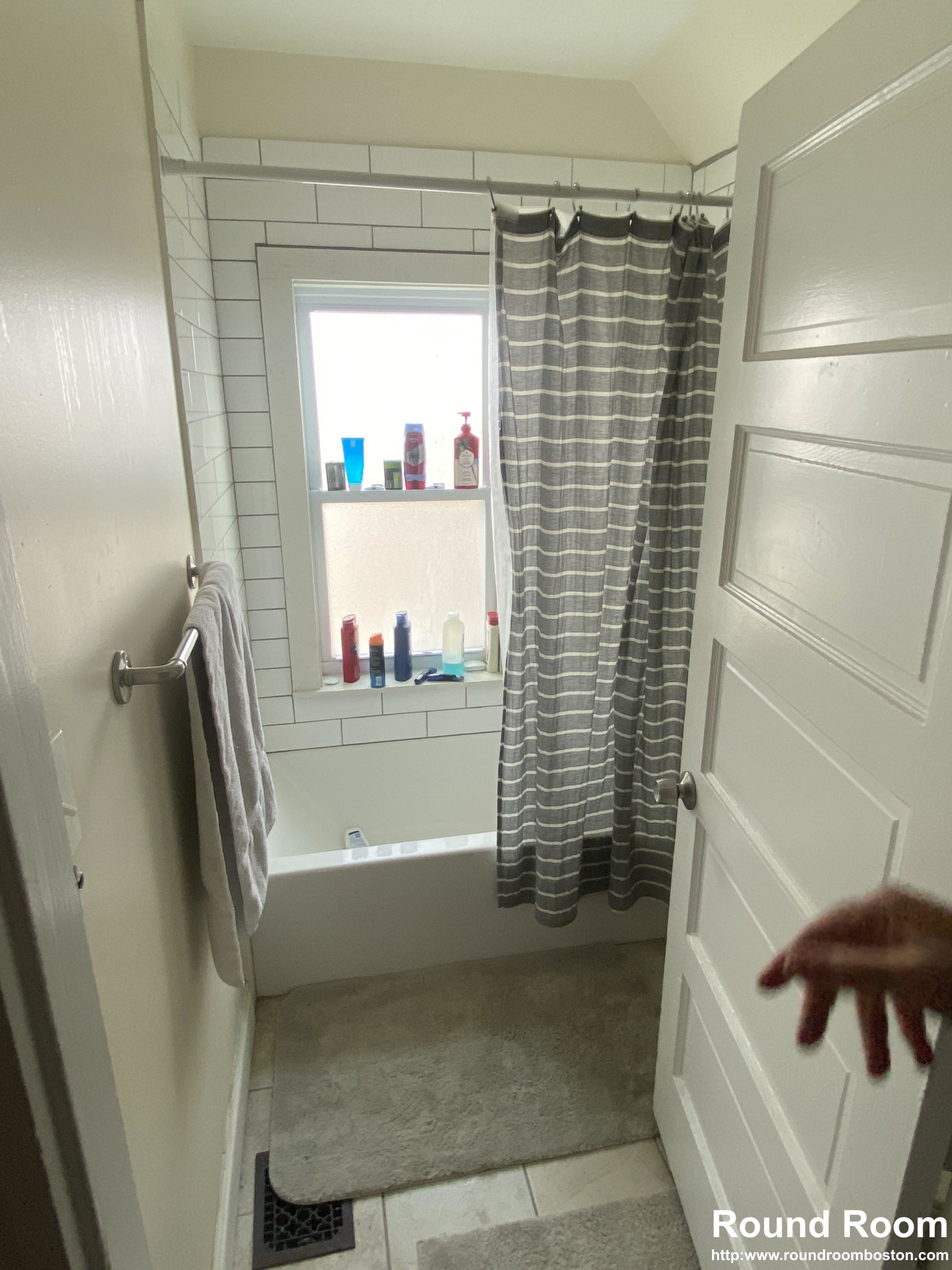 4 bed, 1 bath apartment for rent at 31 Hobson St Unit 1, Brighton — photo 7 of 9