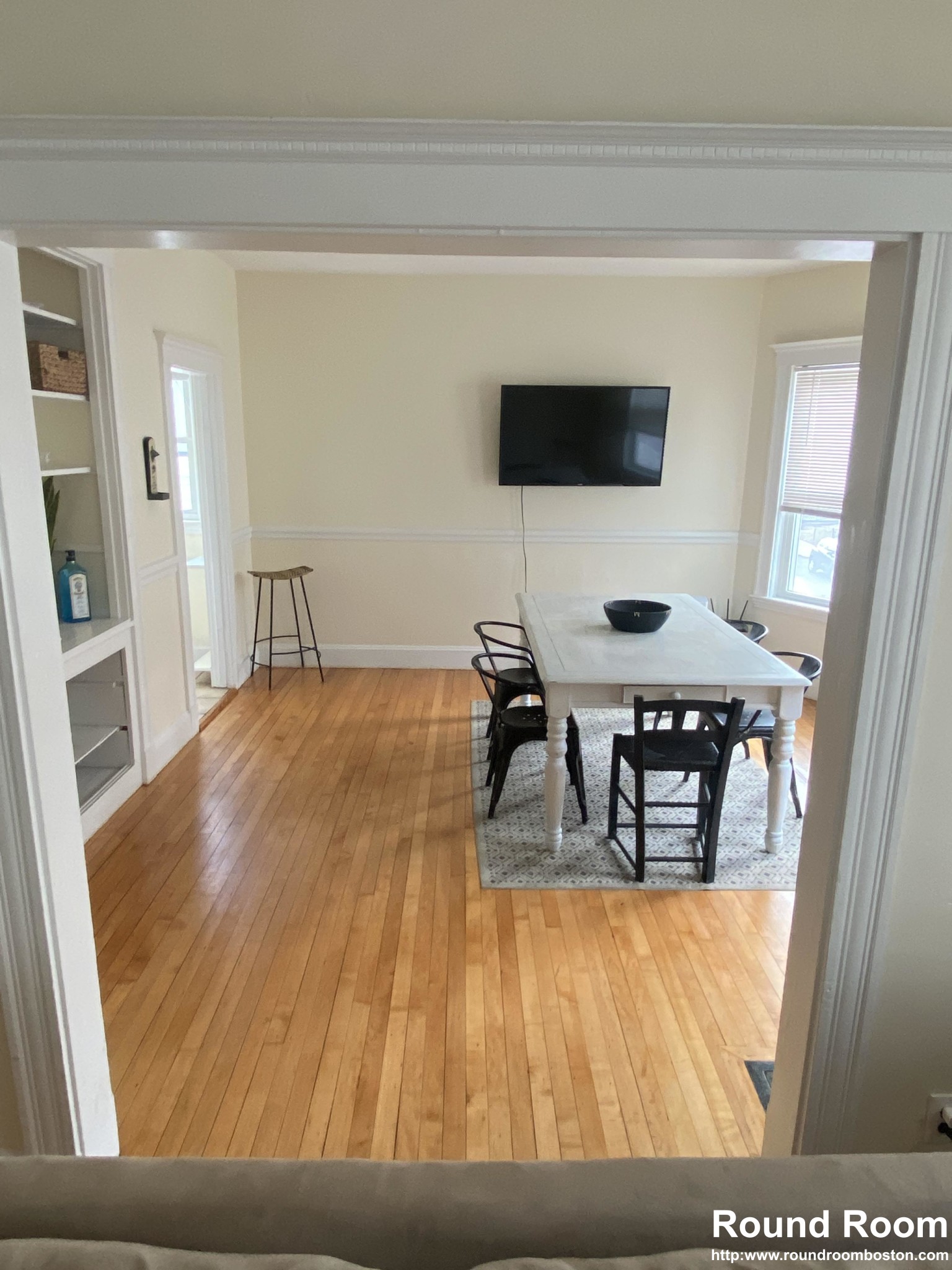 4 bed, 1 bath apartment for rent at 31 Hobson St Unit 1, Brighton — photo 2 of 9