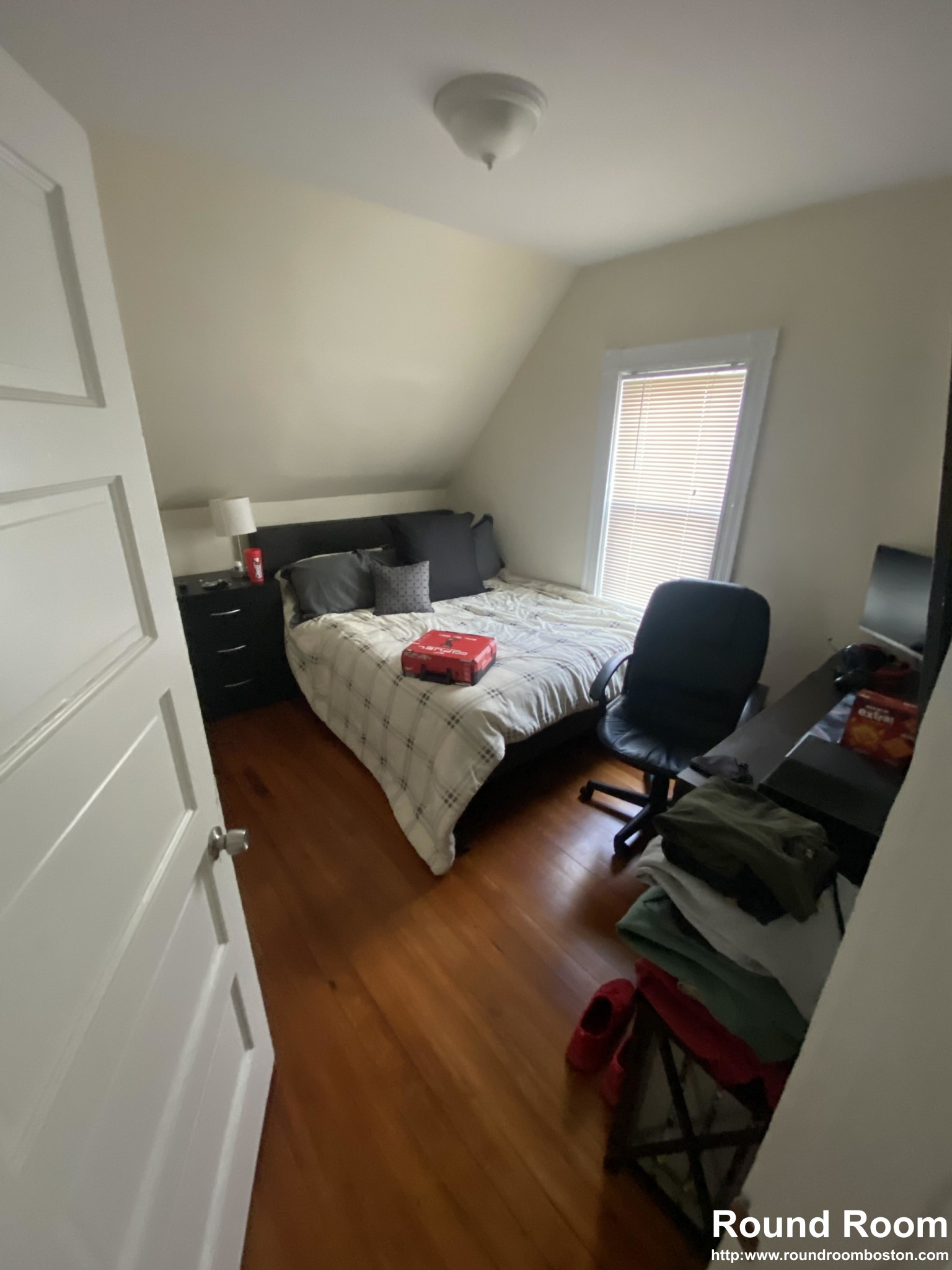 4 bed, 1 bath apartment for rent at 31 Hobson St Unit 1, Brighton — photo 5 of 9