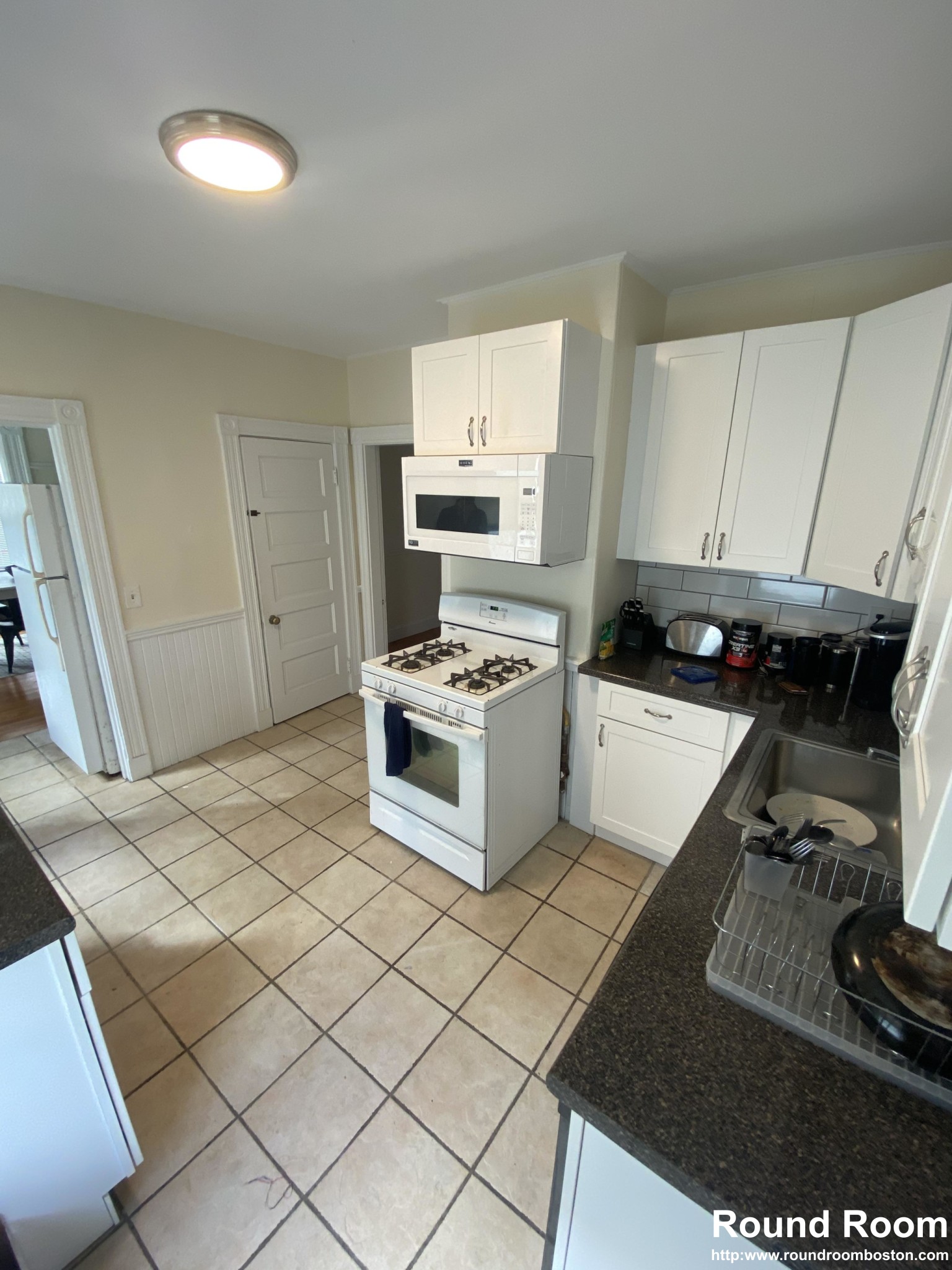 4 bed, 1 bath apartment for rent at 31 Hobson St Unit 1, Brighton — photo 1 of 9