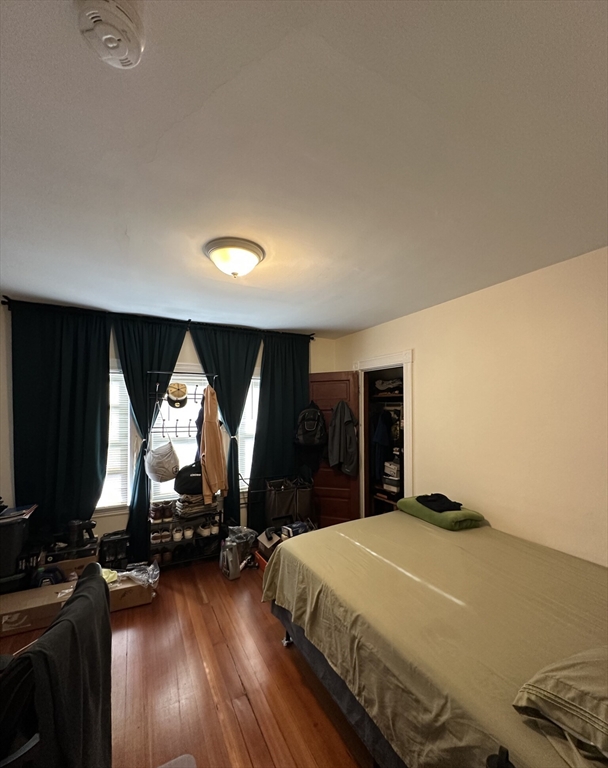 3 bed, 1 bath apartment for rent at 31 Hobson St Unit 31, Brighton — photo 3 of 9