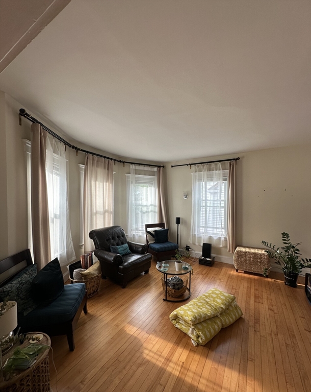 3 bed, 1 bath apartment for rent at 31 Hobson St Unit 31, Brighton — photo 8 of 9