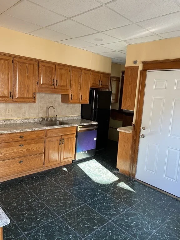 3 bed, 1 bath apartment for rent at 31 Hollywood St Unit 2, Worcester — photo 2 of 13