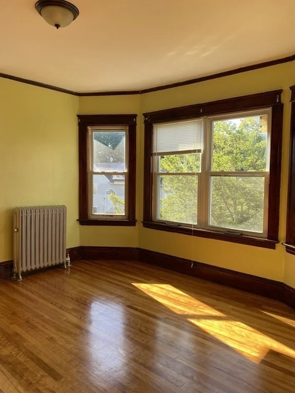 3 bed, 1 bath apartment for rent at 31 Hollywood St Unit 2, Worcester — photo 4 of 13