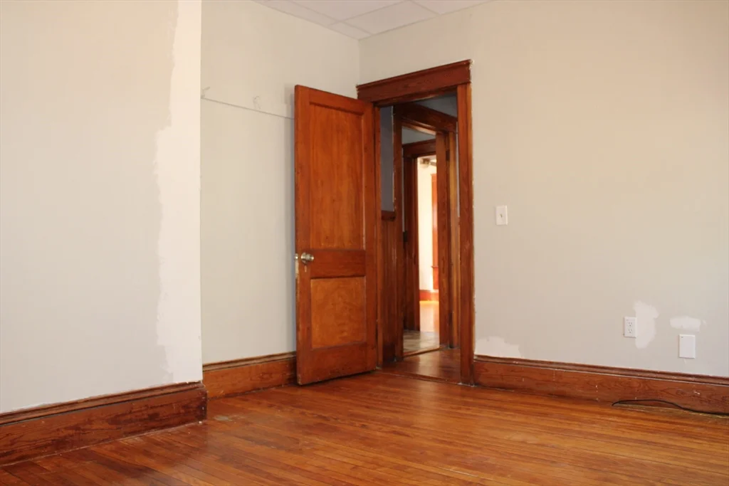 3 bed, 1 bath apartment for rent at 31 Hollywood Unit 1, Worcester — photo 9 of 15