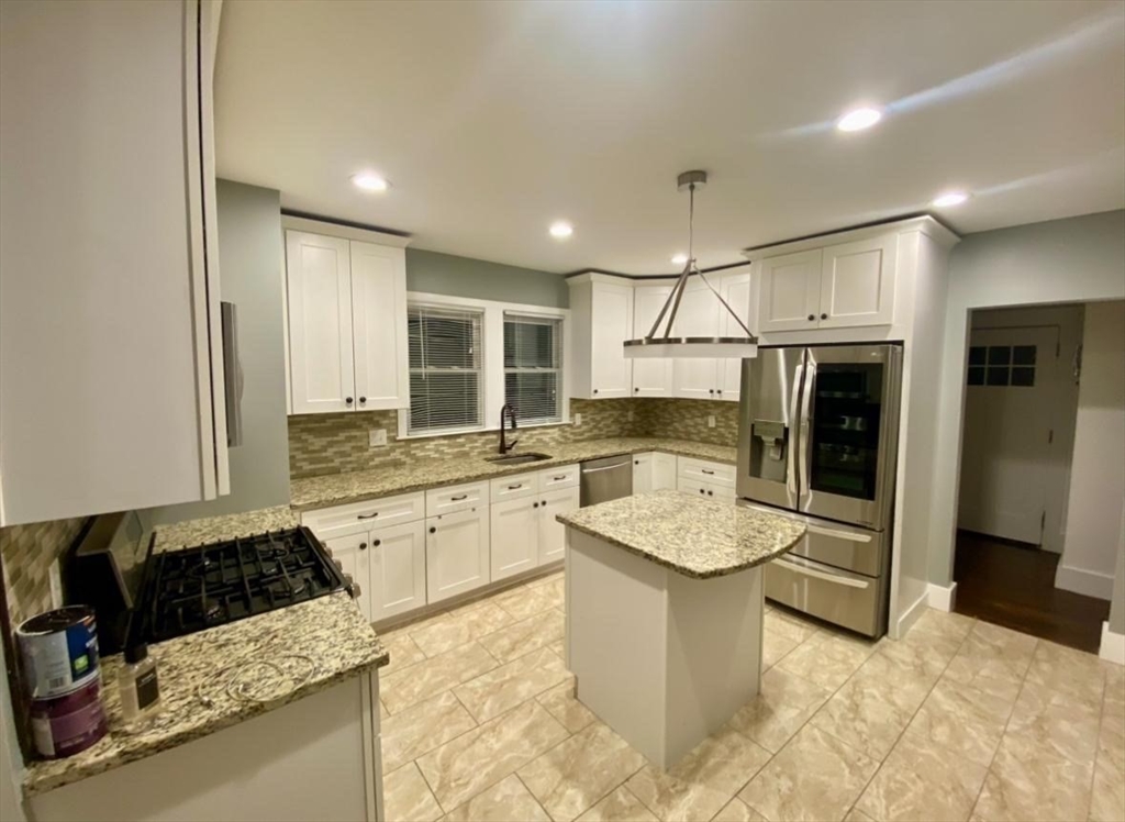 2 bed, 1 bath apartment for rent at 31 Houston Ave Unit 2, Saugus — photo 1 of 9