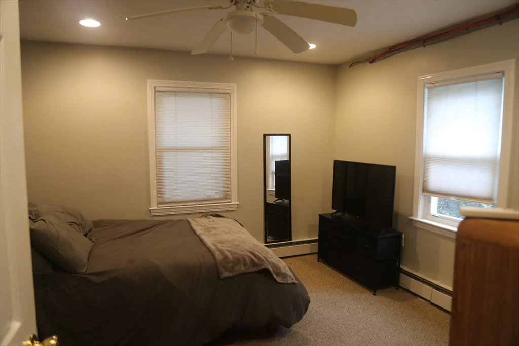 1 bed, 1 bath apartment for rent at 31 Indian Lake Pkwy Unit 2, Worcester — photo 7 of 12