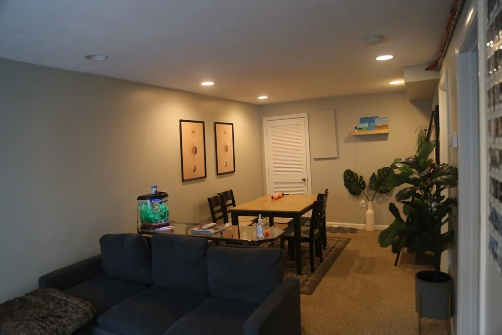 1 bed, 1 bath apartment for rent at 31 Indian Lake Pkwy Unit 2, Worcester — photo 9 of 12
