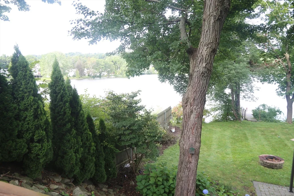 1 bed, 1 bath apartment for rent at 31 Indian Lake Pkwy Unit 2, Worcester — photo 2 of 12
