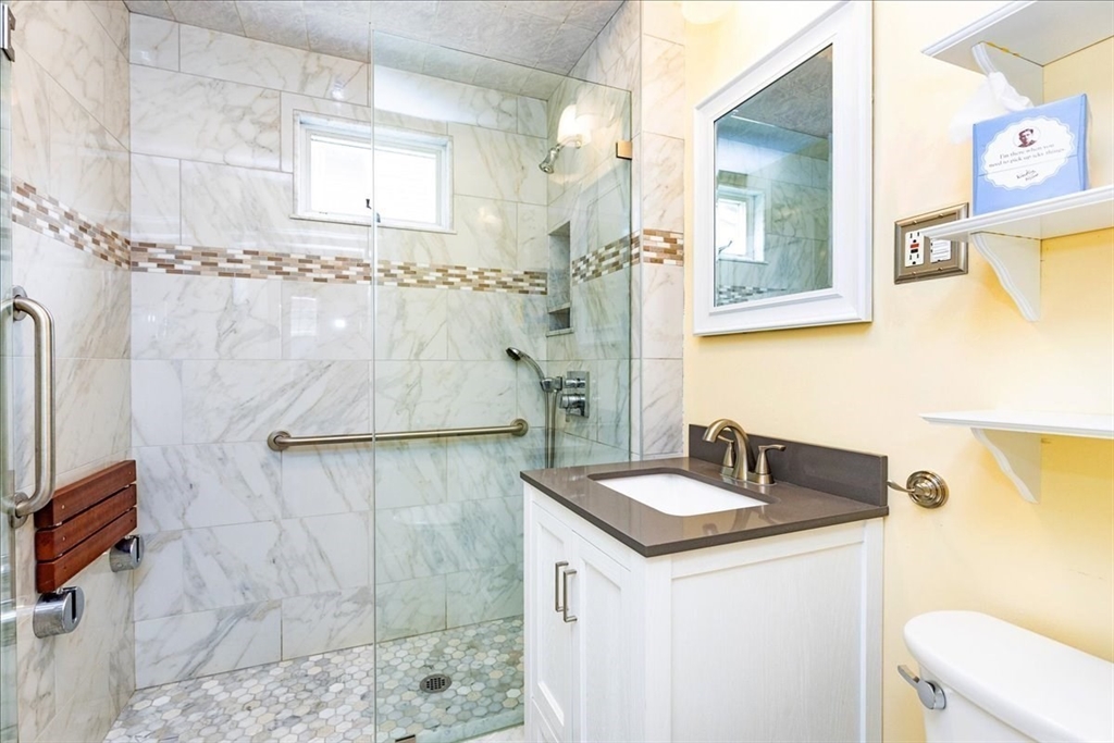 2 bed, 1 bath apartment for rent at 31 Iona St Unit 1, Roslindale — photo 17 of 29