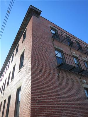 1 bed, 1 bath apartment for rent at 31 Ivaloo St Unit 2, Ward Two — photo 3 of 15