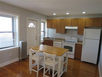 1 bed, 1 bath apartment for rent at 31 Ivaloo St Unit 2, Ward Two — photo 2 of 15