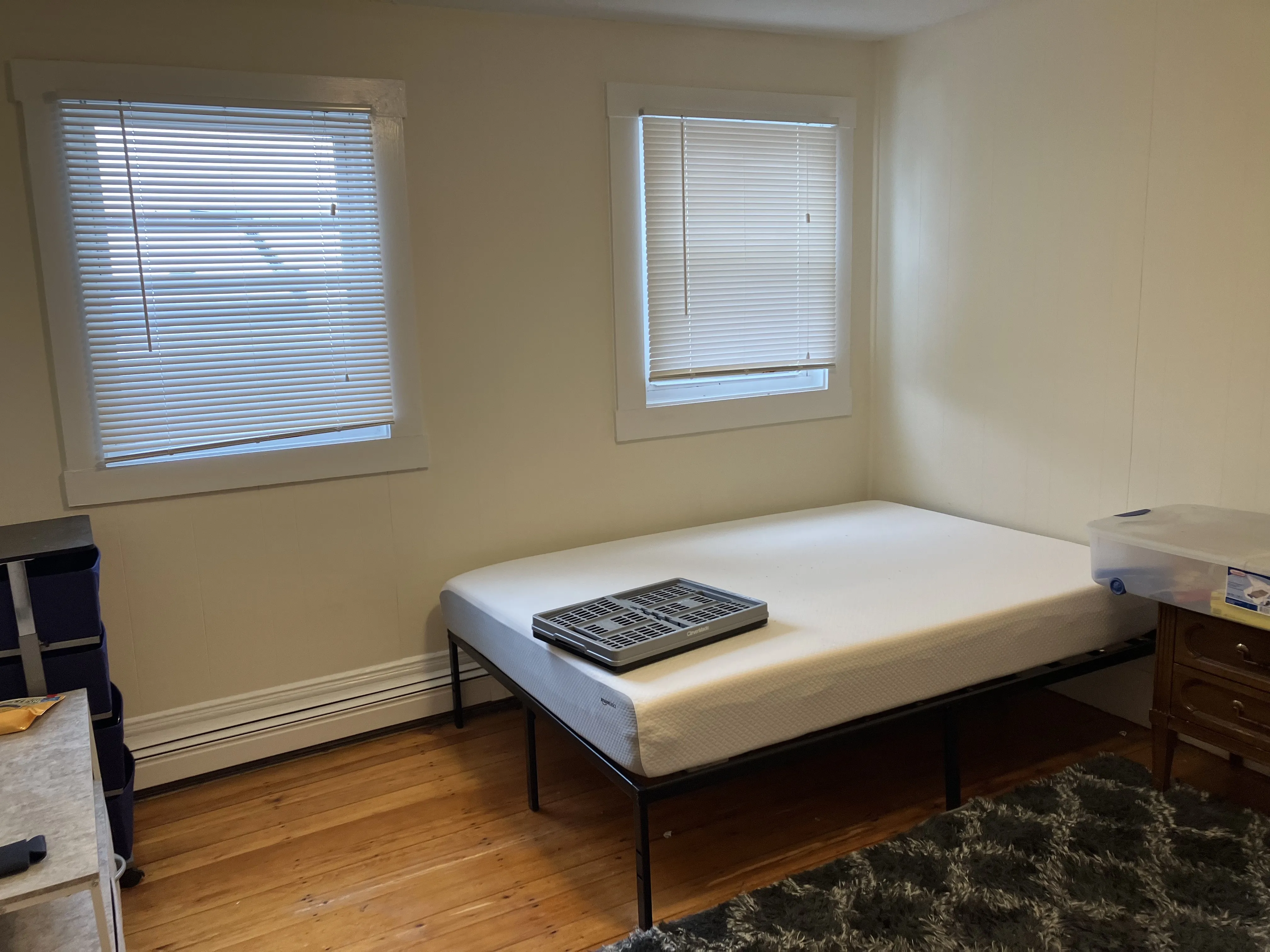 3 bed, 1 bath apartment for rent at 31 Jay St Unit 3, Riverside — photo 8 of 10