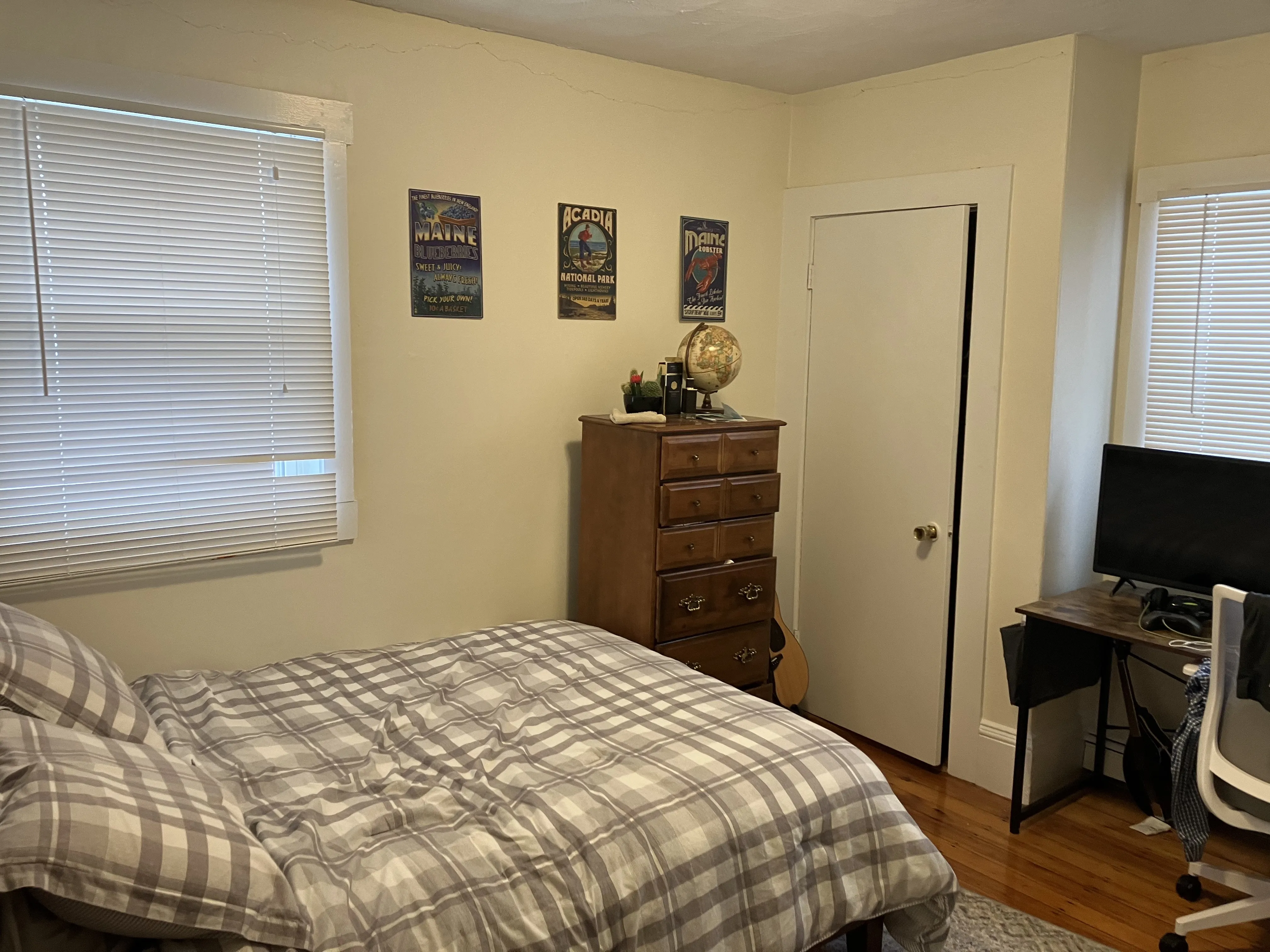 3 bed, 1 bath apartment for rent at 31 Jay St Unit 3, Riverside — photo 7 of 10