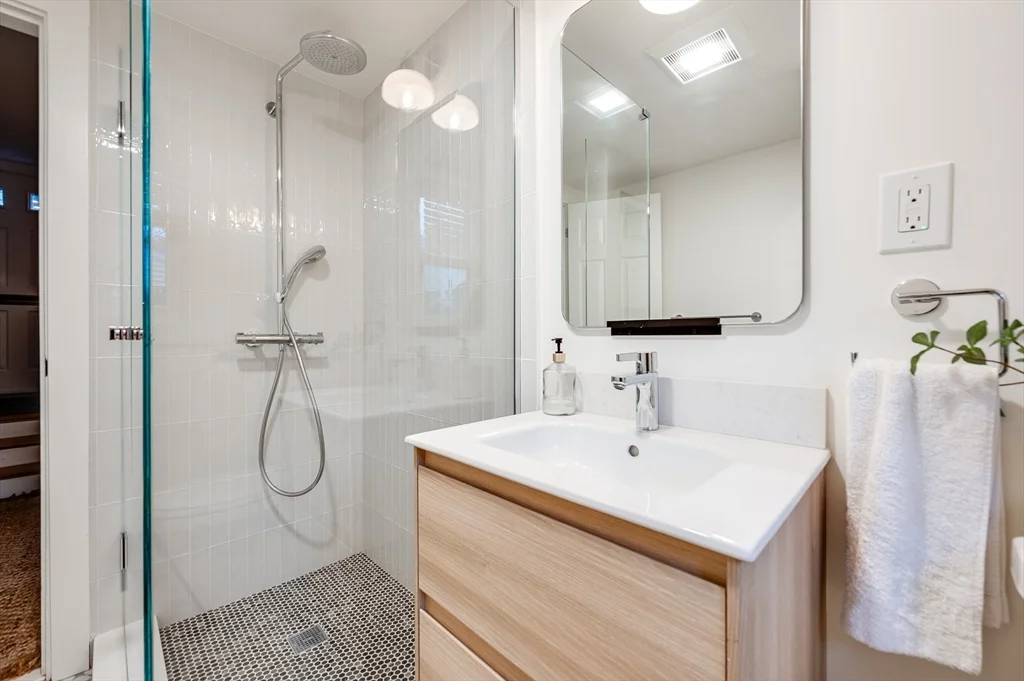 2 bed, 2 bath apartment for rent at 31 Jay St Unit C, Cambridgeport — photo 18 of 25
