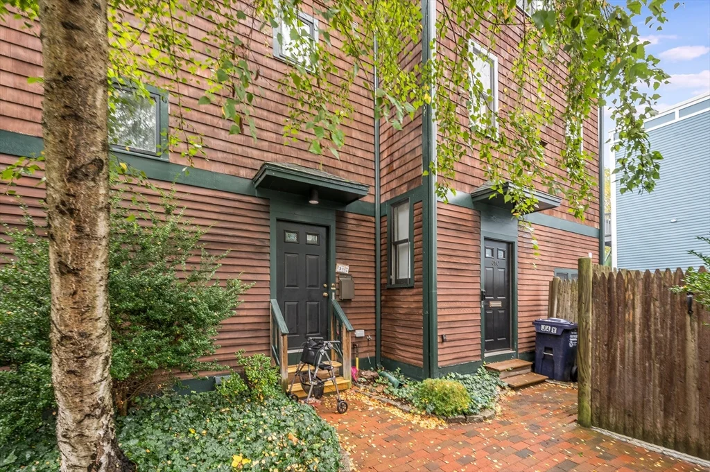 2 bed, 2 bath apartment for rent at 31 Jay St Unit C, Cambridgeport — photo 23 of 25