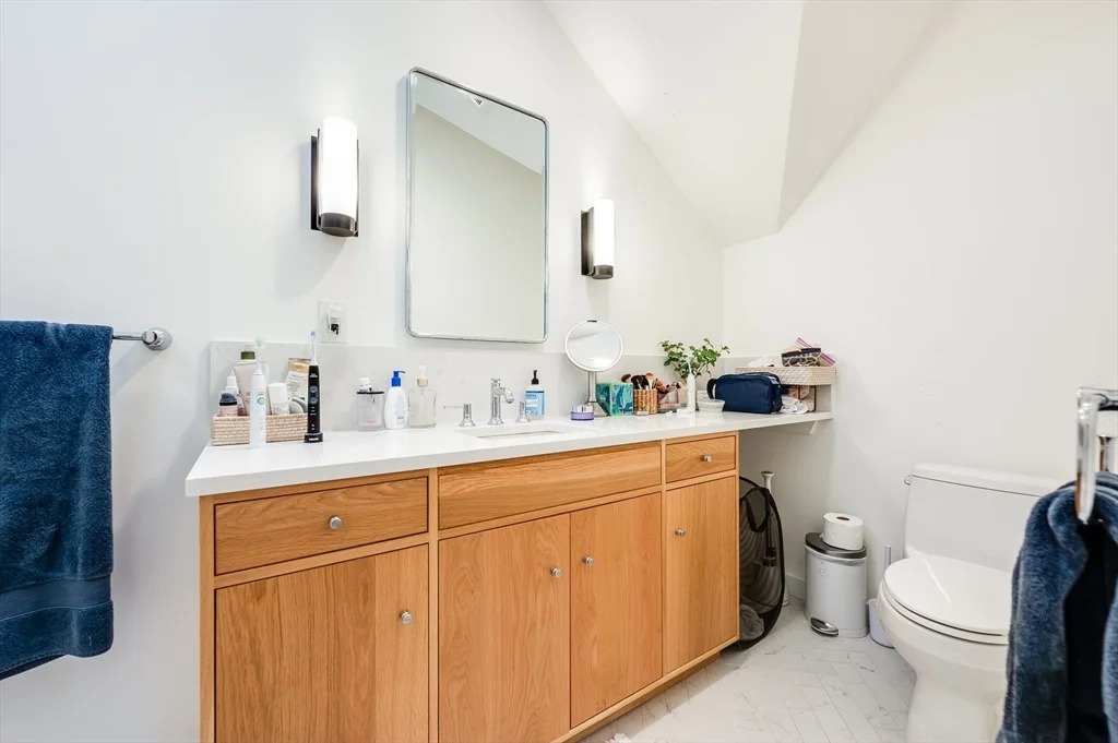 2 bed, 2 bath apartment for rent at 31 Jay St Unit C, Cambridgeport — photo 15 of 25