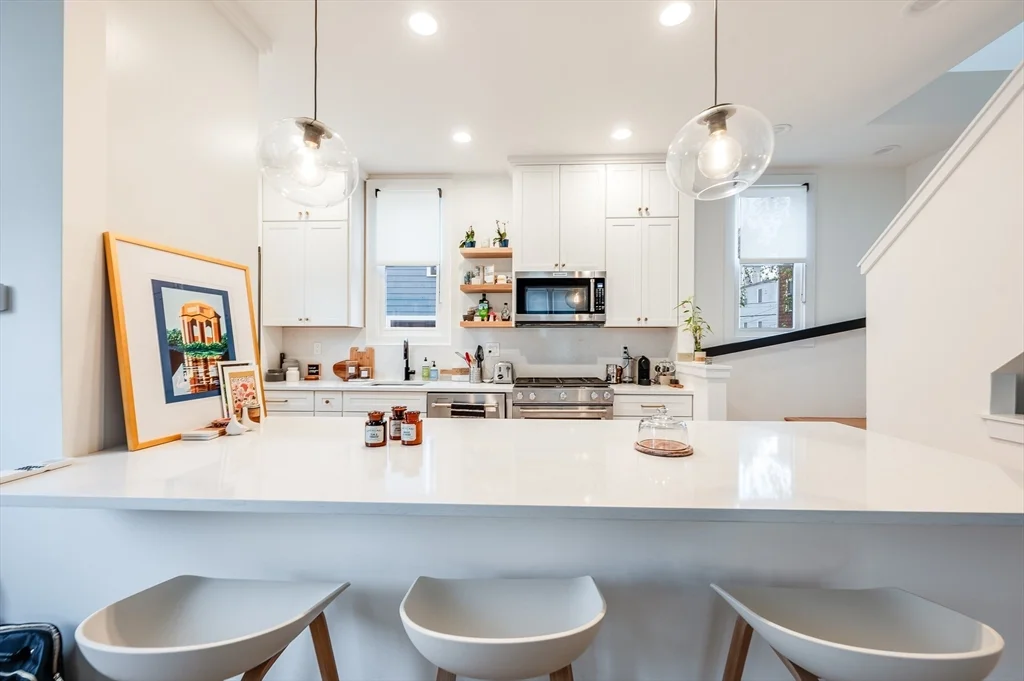 2 bed, 2 bath apartment for rent at 31 Jay St Unit C, Cambridgeport — photo 4 of 25