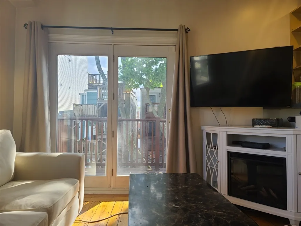 2 bed, 1 bath apartment for rent at 31 Jenkins St Unit 3, South Boston — photo 4 of 38