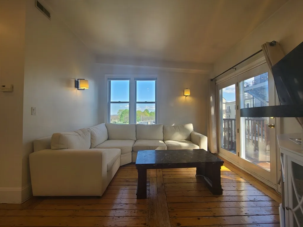 2 bed, 1 bath apartment for rent at 31 Jenkins St Unit 3, South Boston — photo 17 of 38
